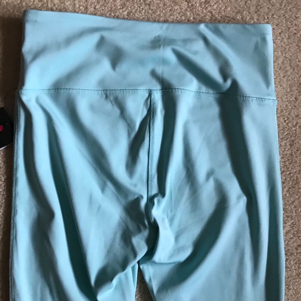 SOLD - NWT Vogo Aqua Workout Capri Leggings - Picture 11 of 16